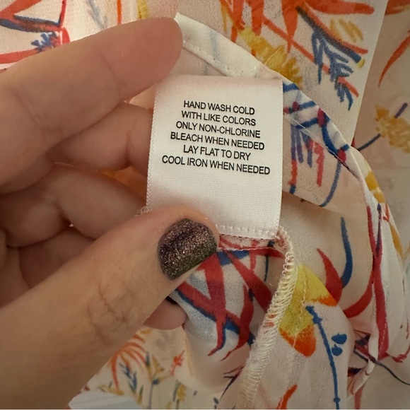 Be Buzzworthy Button-Up Blouse Top - Picture 6 of 6